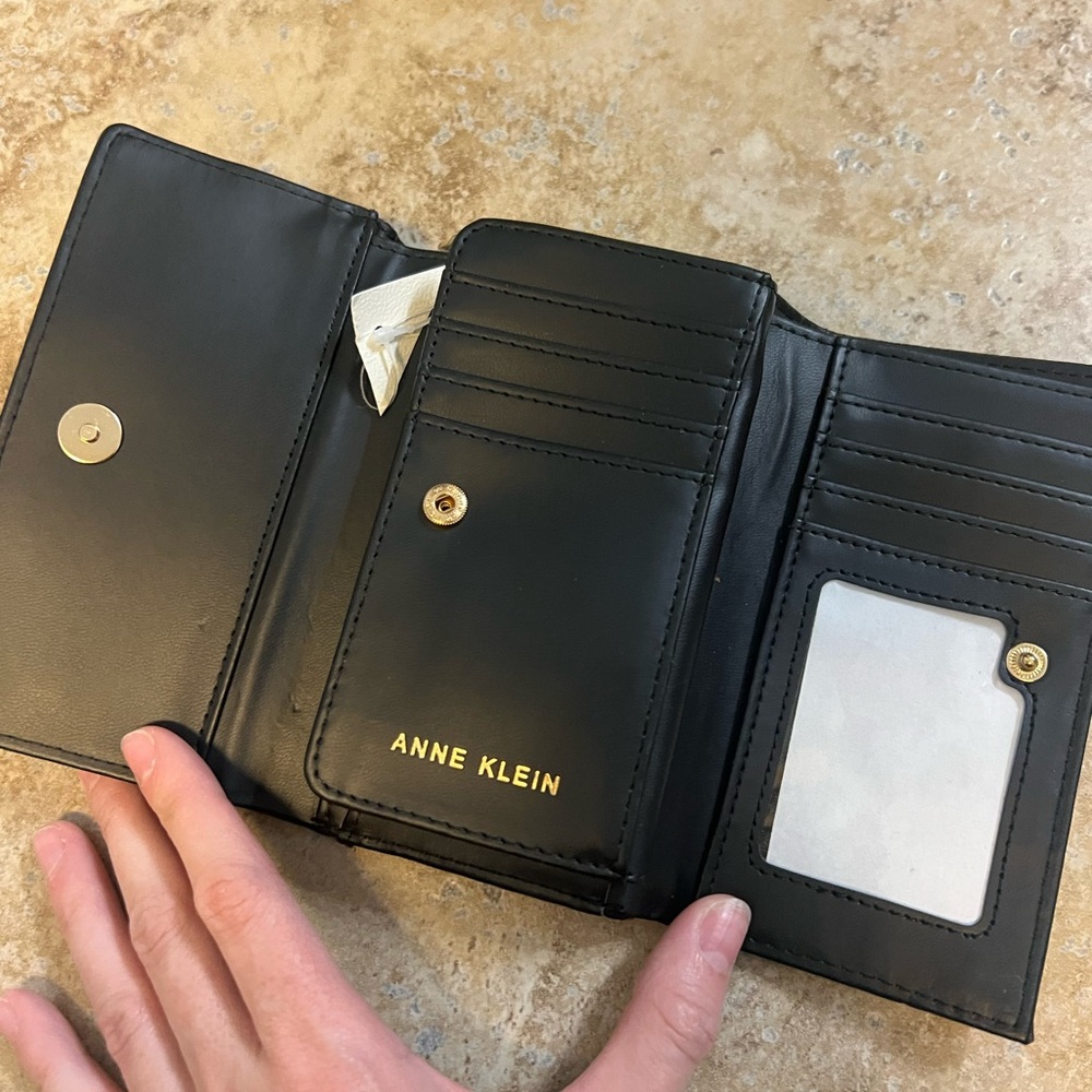Ann Klein wallet - Picture 4 of 8